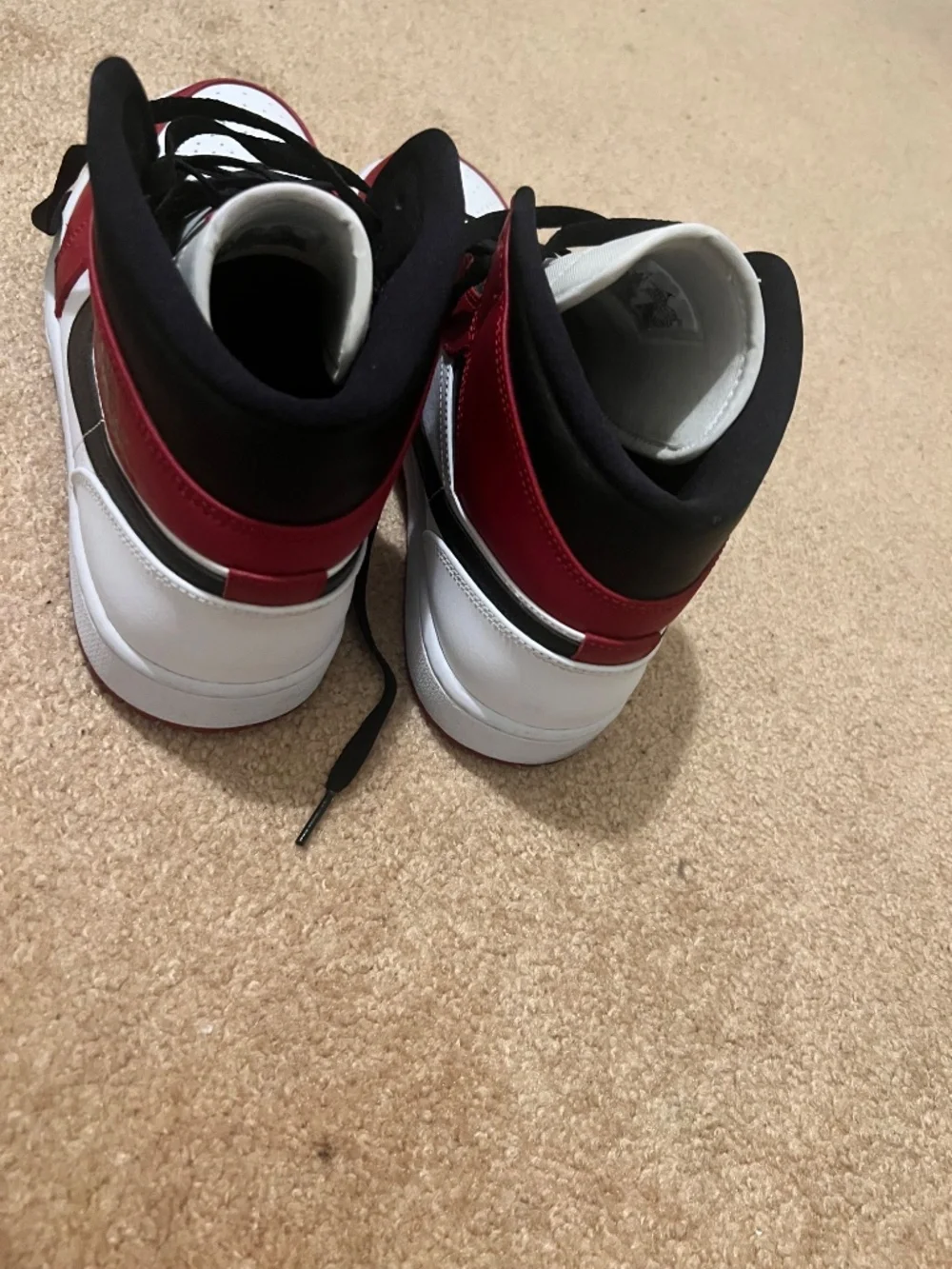 Air Jordan 1 Mid 